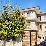 Stone House Hostel Elbasan