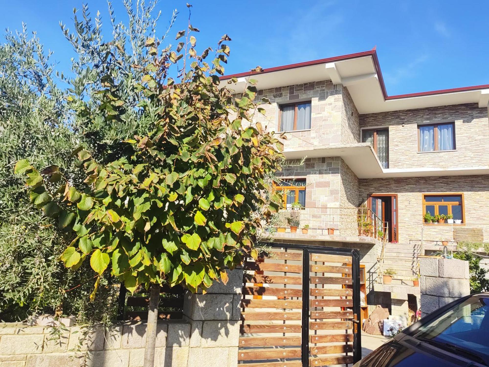 Stone House * Elbasan